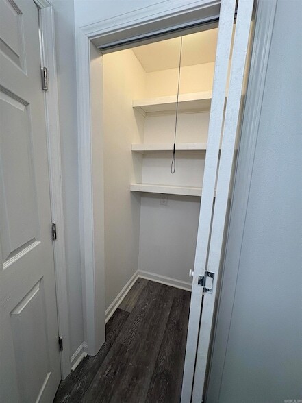 Building Photo - 2117 W 19th St