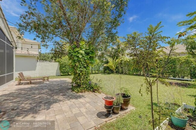 Building Photo - 19084 Skyridge Cir
