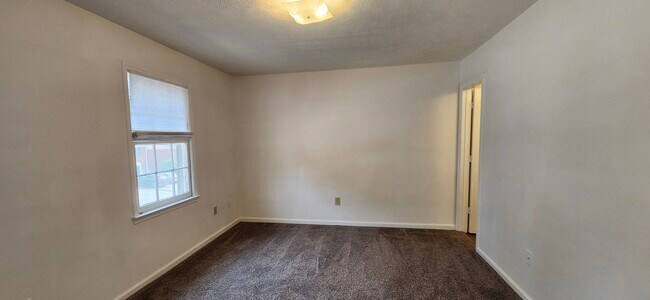 Building Photo - 5595 Executive Way