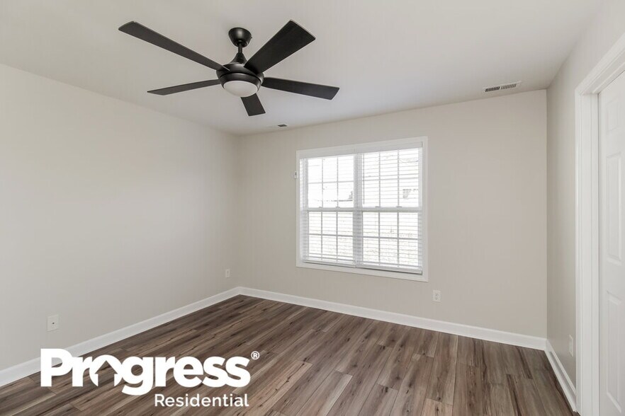 Building Photo - 1412 Williamsburg Ln