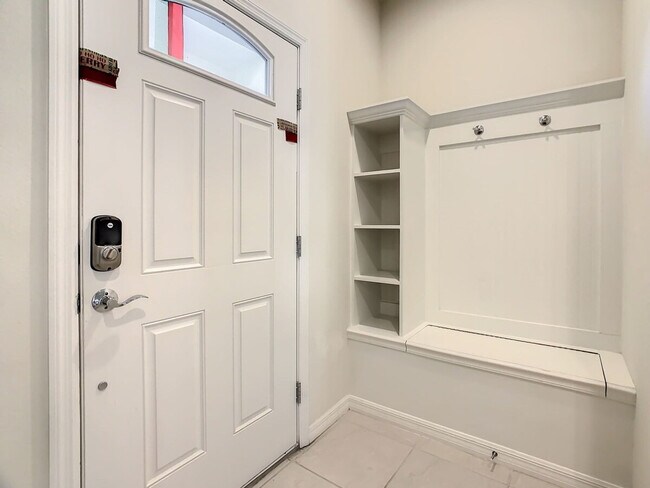 Building Photo - 2404 Tangier Dr