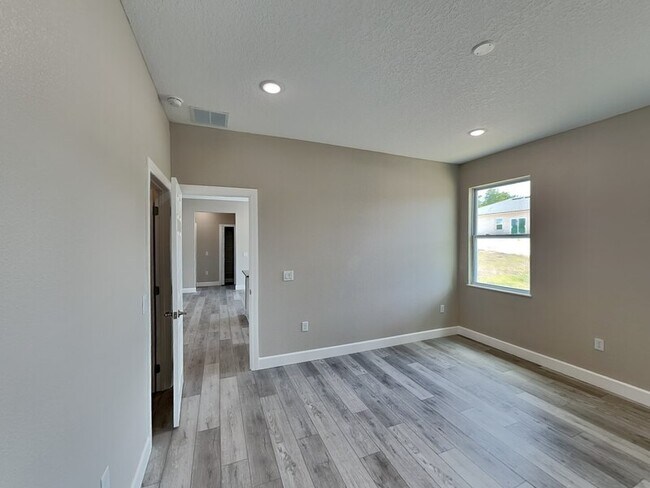 Building Photo - 15278 SW 65 Av Rd
