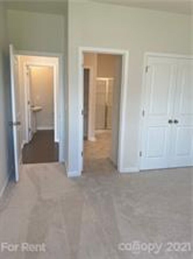 Building Photo - New Home in Desirable Palisades!