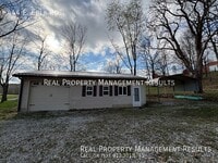 Building Photo - 444 E Eble Rd