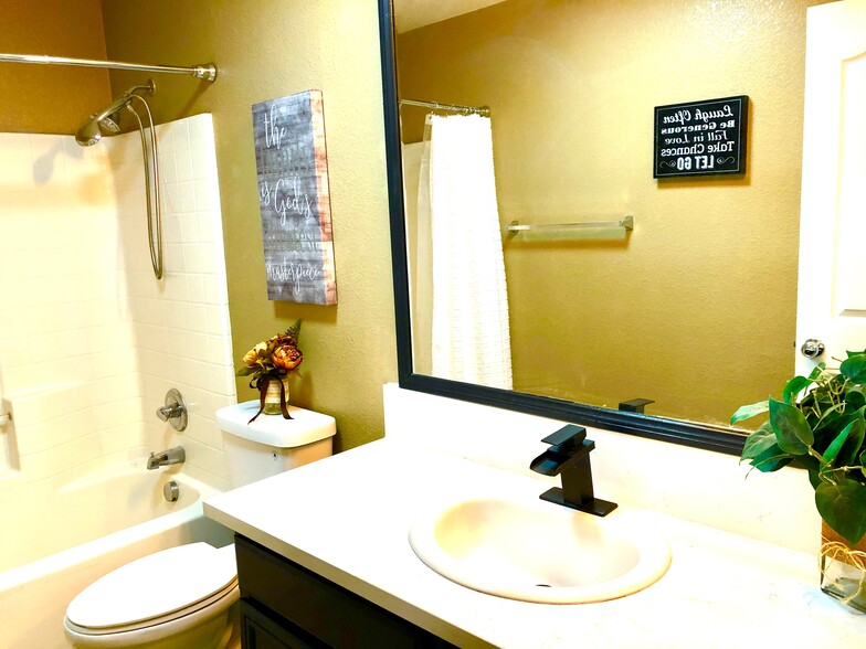 Building Photo - 8713 Tribeca Cir