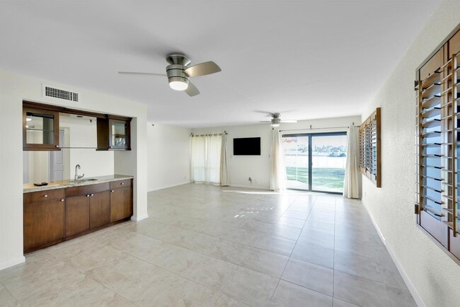 Building Photo - EVERGLADES OF NORTH PALM BEACH 3 CONDO