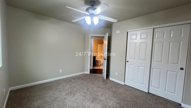 Building Photo - Large 3BD I 2.5BA Sherwood Home - Bonus Room!