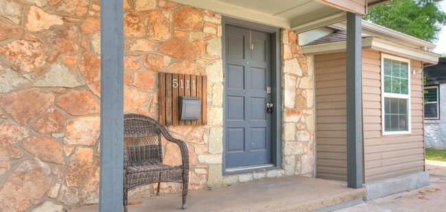 Building Photo - 5111 N Dawson Dr
