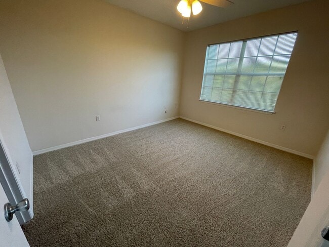 Building Photo - 2 Bedroom/2 Bathroom Condo at Villa Valencia AVAILABLE AUGUST 17th!
