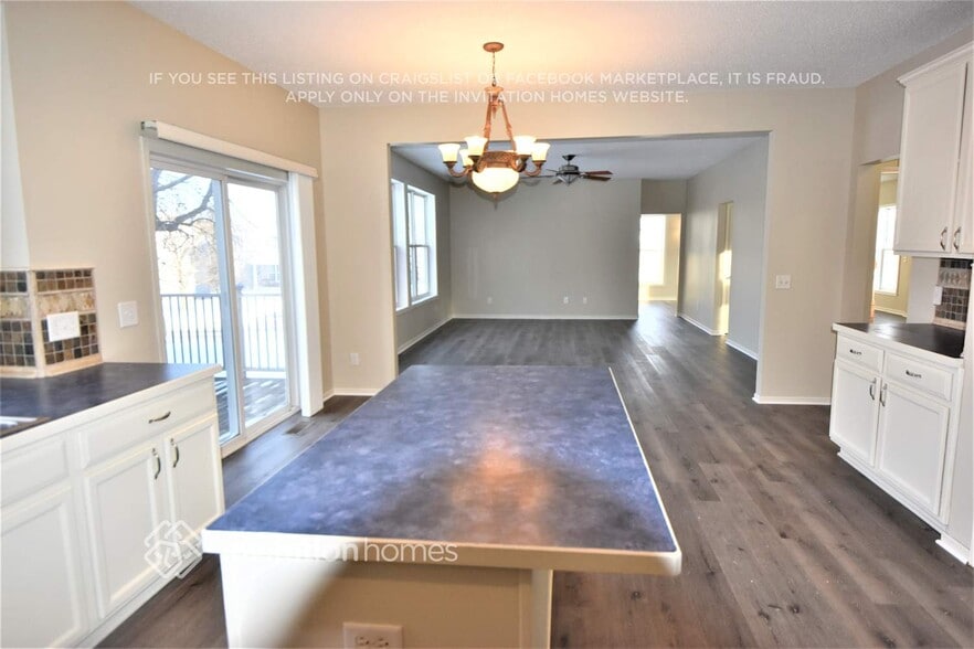 Building Photo - 7416 Aspen Cove S
