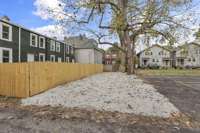 Building Photo - 2486 Findley Ave