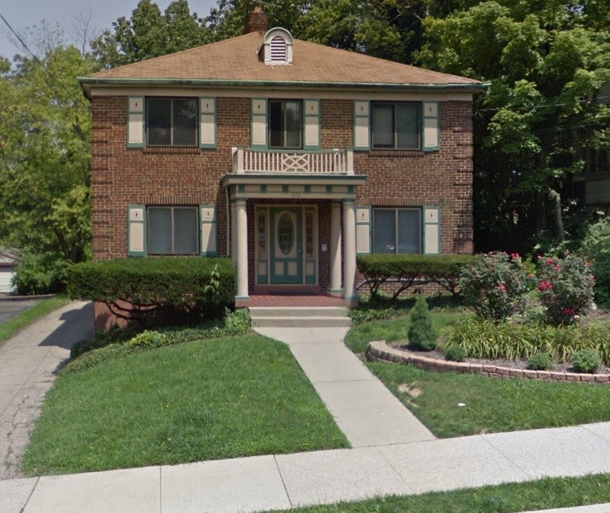 Building Photo - 572 Howell Ave