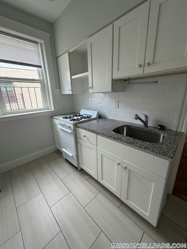 Building Photo - 49 Worthington St