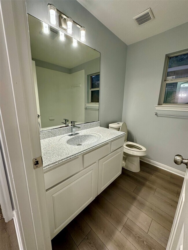 Building Photo - 8810 Barron Wood Cir E