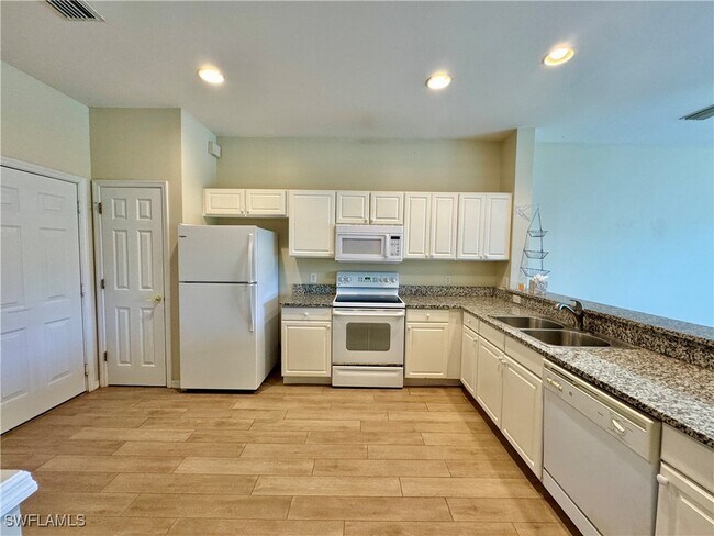 Building Photo - 860 Hampton Cir