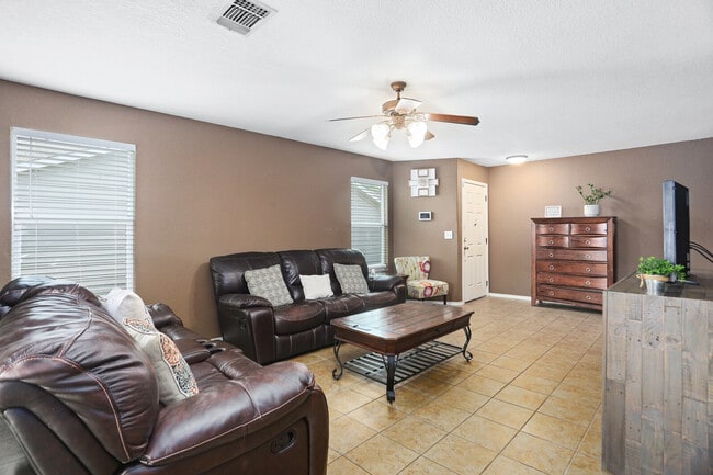 Building Photo - 9619 Copper Rock