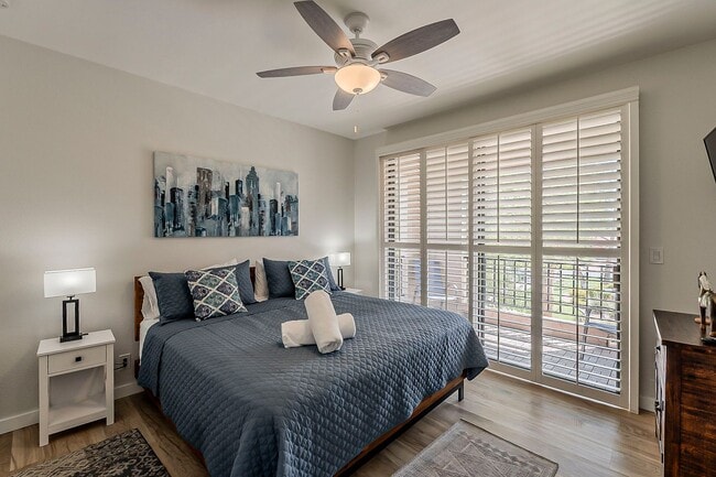 Building Photo - Fully Remodeled 2-Bedroom Condo at the Scottsdale Racquet Club!