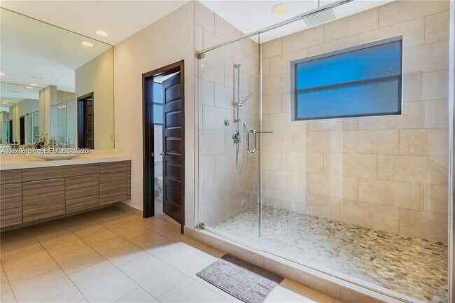 Building Photo - 13659 SW 159th Ave