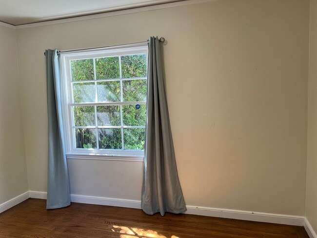 Building Photo - Beautiful Home in Burlingame!!