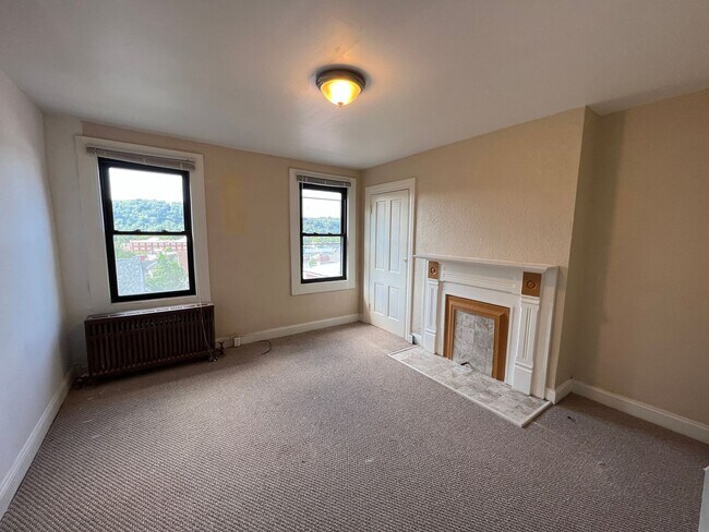 Building Photo - 5329 Holmes St