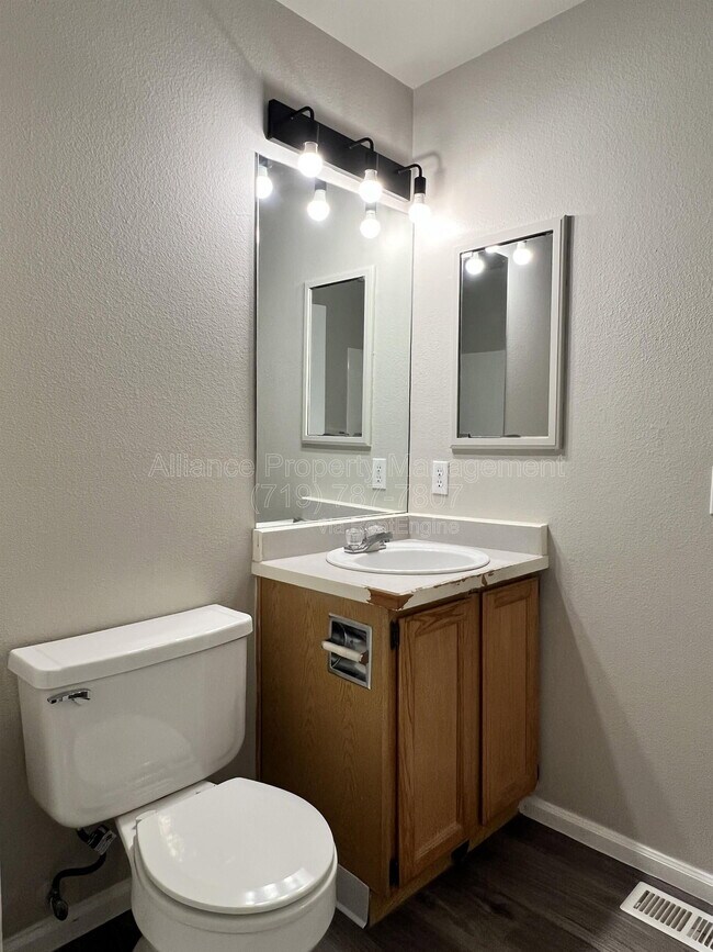 Building Photo - 5851 Granby Hill Dr