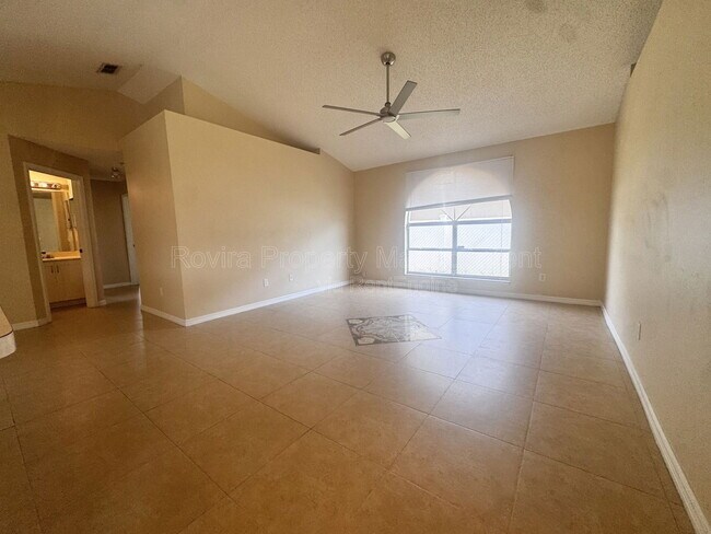 Building Photo - 116 Barrington Dr