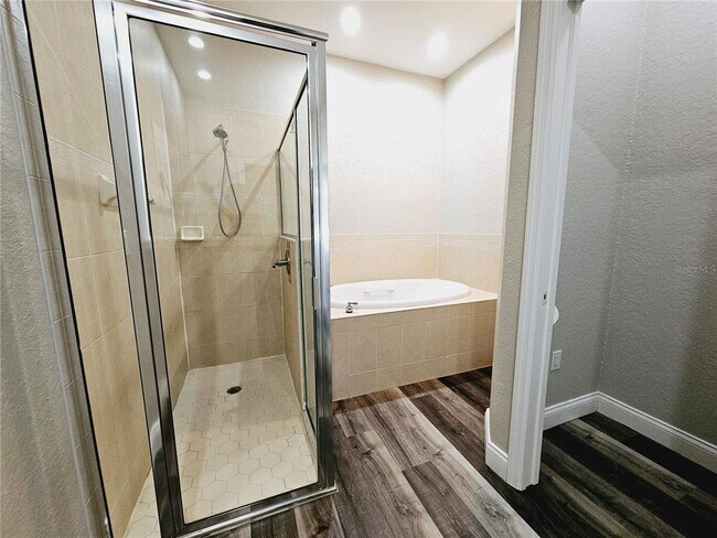 Building Photo - 1930 Saddlewood Ct