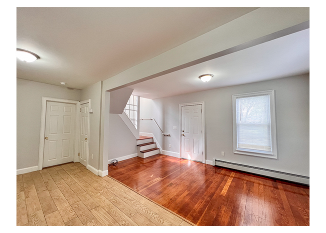 Building Photo - Beautiful and Lovely House in South of Hartford