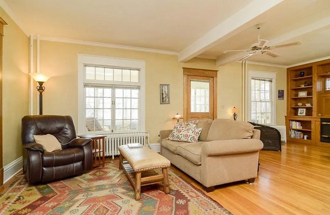 Building Photo - This Amazing 4BR/2 BA Home on Summit Hill ...