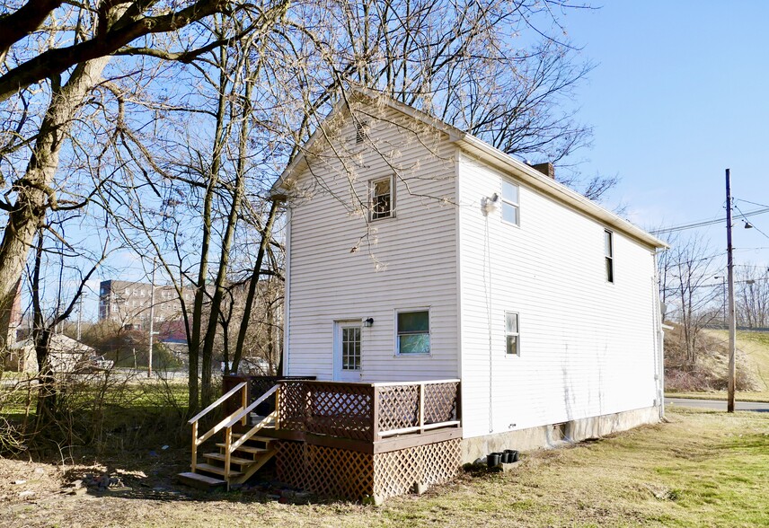 Building Photo - 8 W Lutton St