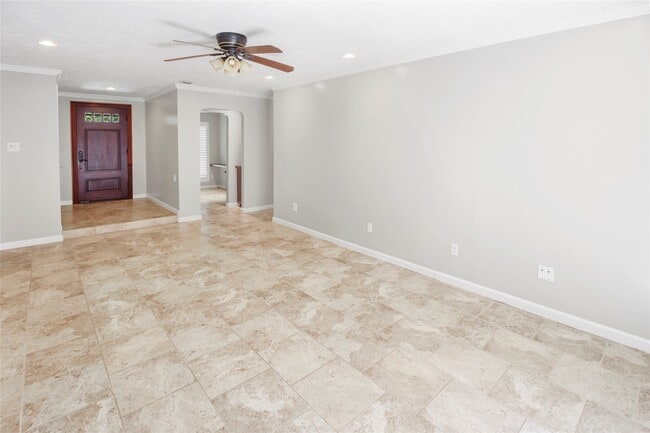 Building Photo - 6 Coralberry Ct