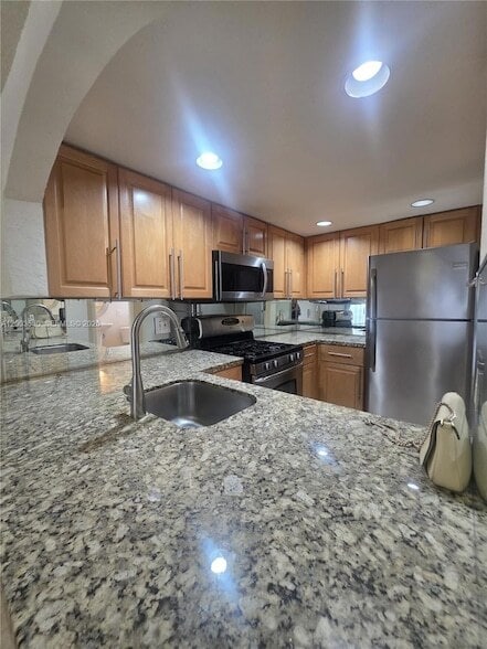 Building Photo - 6709 N Kendall Dr