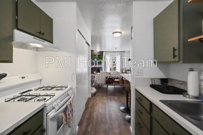 Building Photo - 5630 Meadow Ln