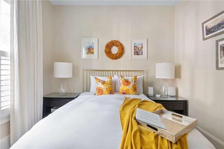 Building Photo - 582 St Charles Ave NE