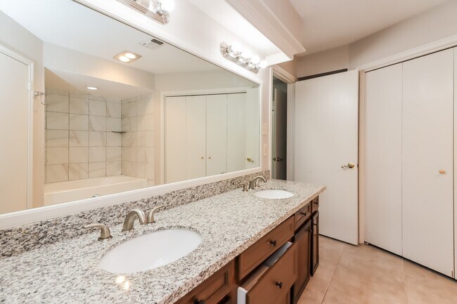 Building Photo - 1403 Diana Ct