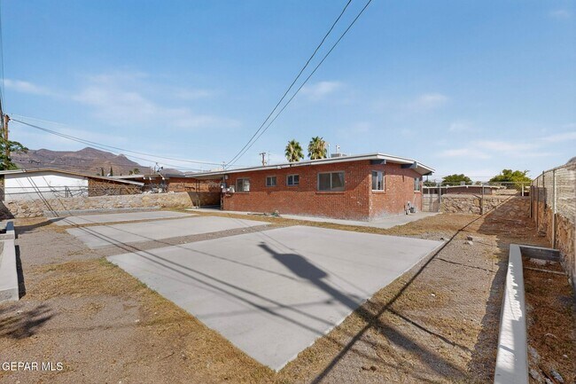 Building Photo - 5108 Yvette Ave