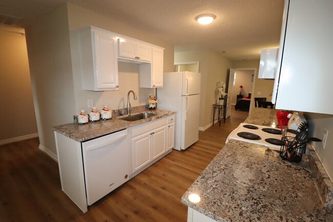 Granite counters - 2808 Daytona Dr