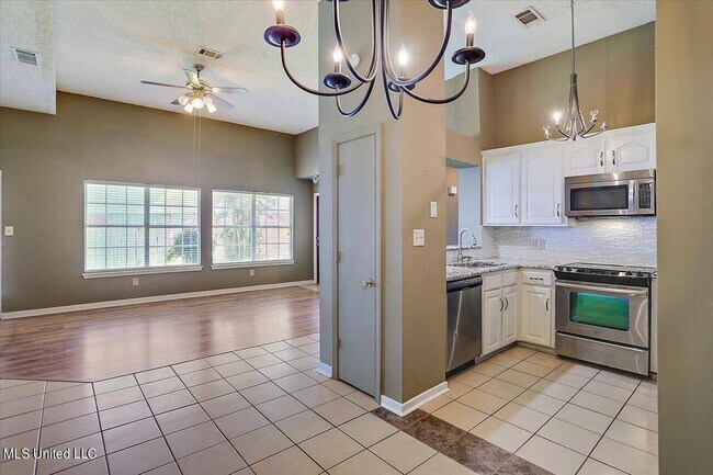Building Photo - 607 Harbor Ridge Dr