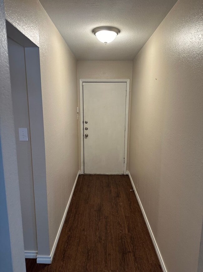 Building Photo - 5256 Benbrook St