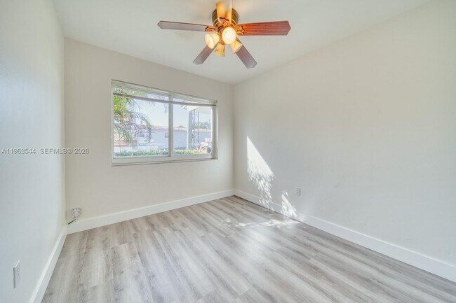 Building Photo - 2798 SW 32nd Ave