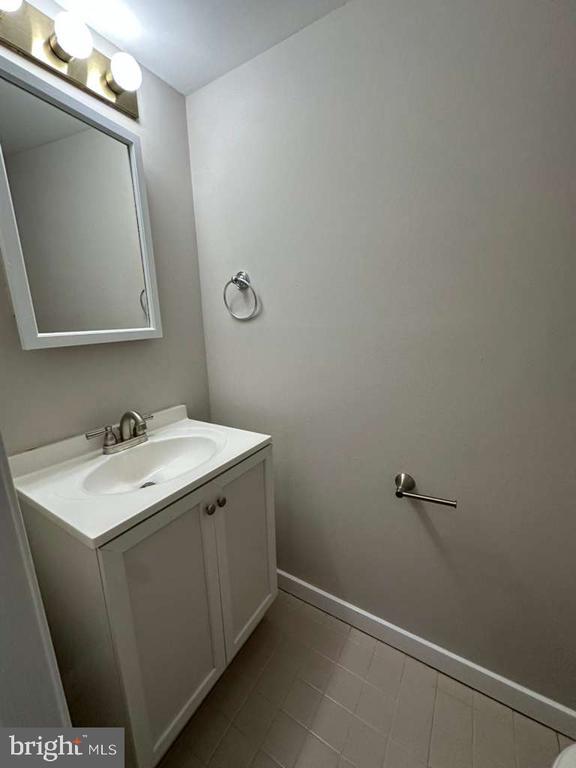 Building Photo - 5 Woodmill Dr