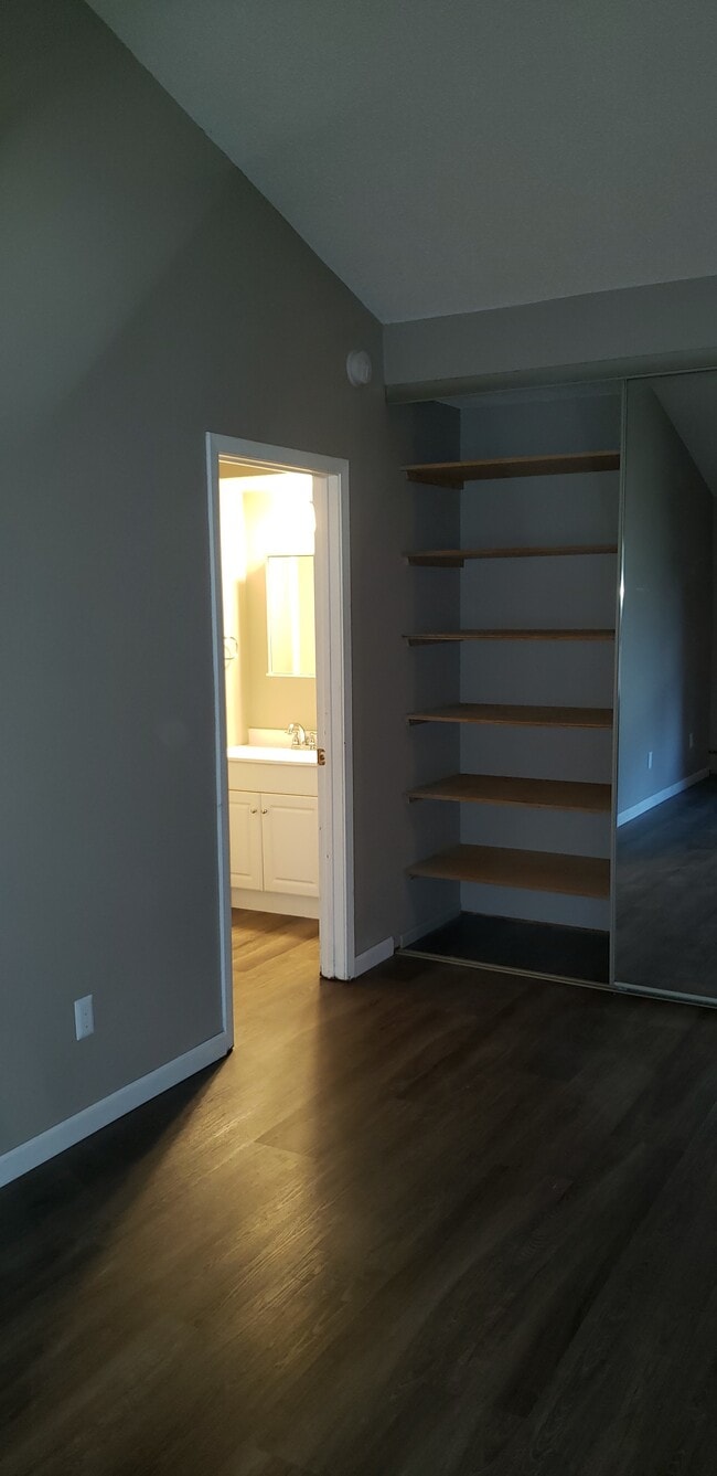 Building Photo - 924 Westbrooke Way
