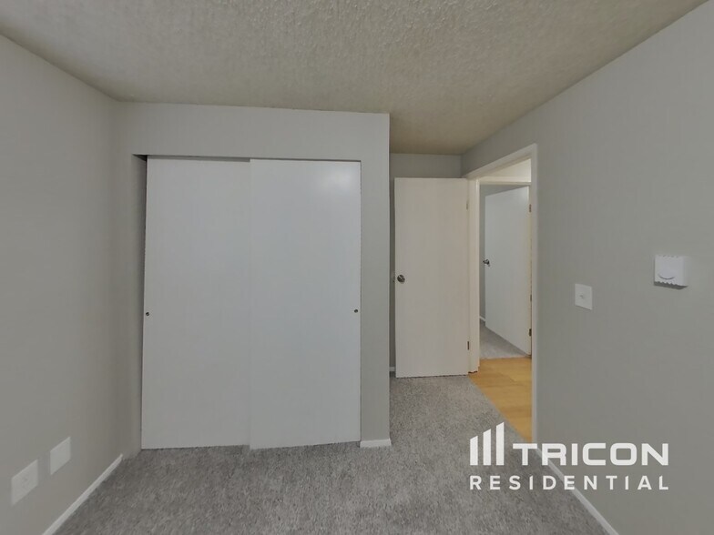 Building Photo - 17102 21st Ave Ct E