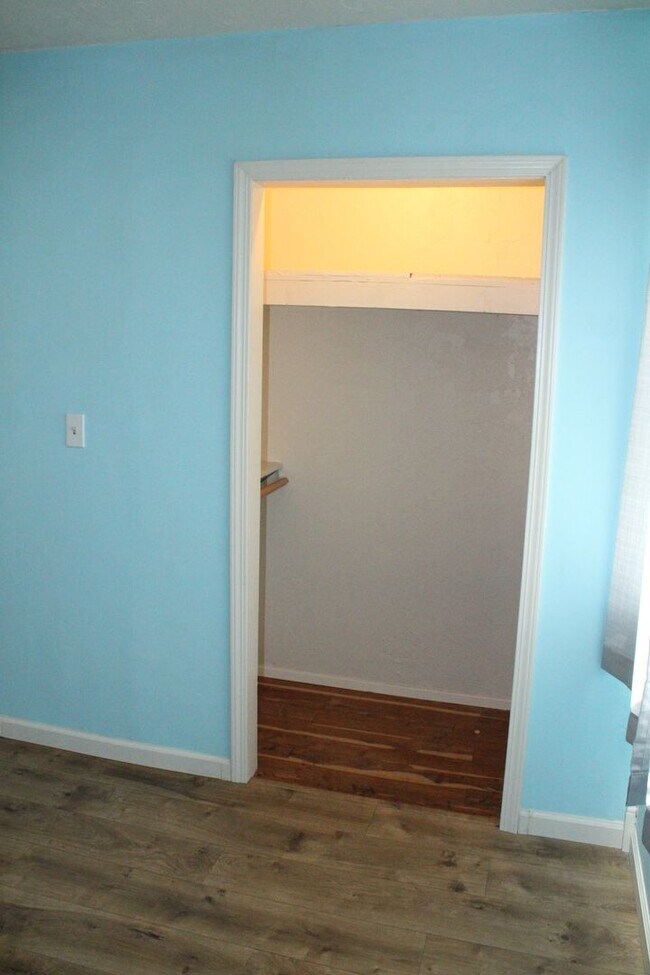 Building Photo - **COMING SOON!!! ** Gated Three Bedroom, 1 Bathroom House in Bay Point