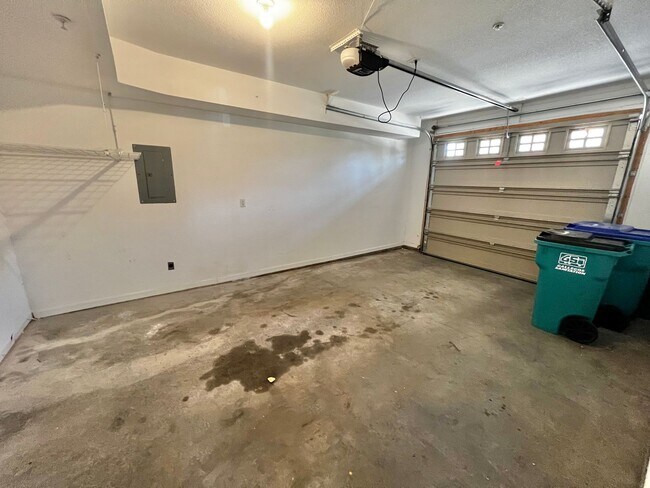Building Photo - 4101 Crittenton Ln