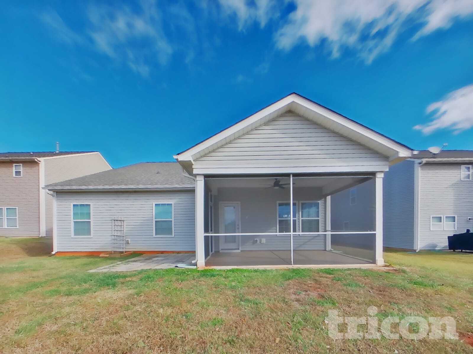 Building Photo - 3301 Pikes Peak Dr