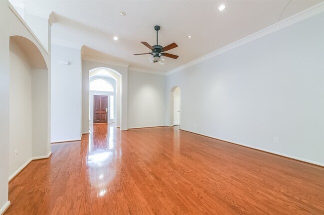 Building Photo - 14610 Farrawood Dr