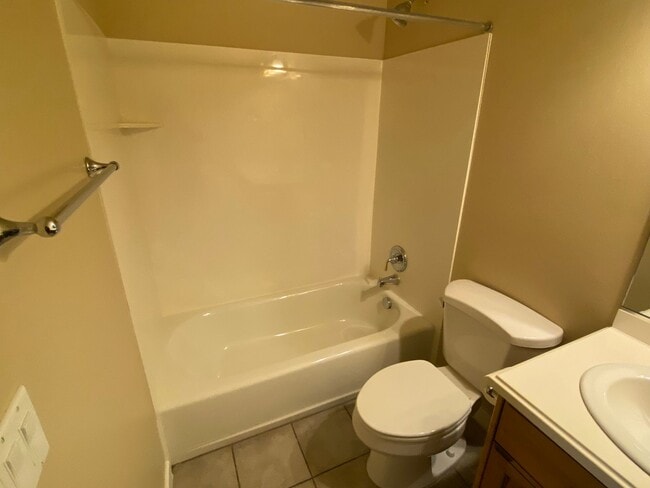 Building Photo - Half Price 1st Month! Beautiful 4 Bedroom 3.5 Bathroom Town Home In Logan