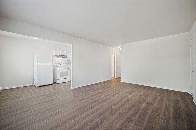 Building Photo - 1037 37th St