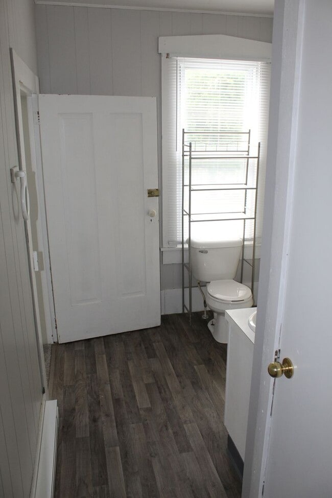 Building Photo - Cute Maintenace Free 1 BR in North Salem!
